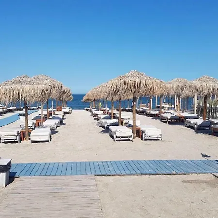 Summerland Nikos Apartment Mamaia